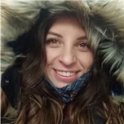 Soy Castellano parlante nativa, tengo 30 años y he dado clases de español a personas de diferentes nacionalidades y edades, me ofrezco para dar clases particulares a cualquier nivel, tanto conversación, gramática...
También hablo Catalán nativo, inglés y